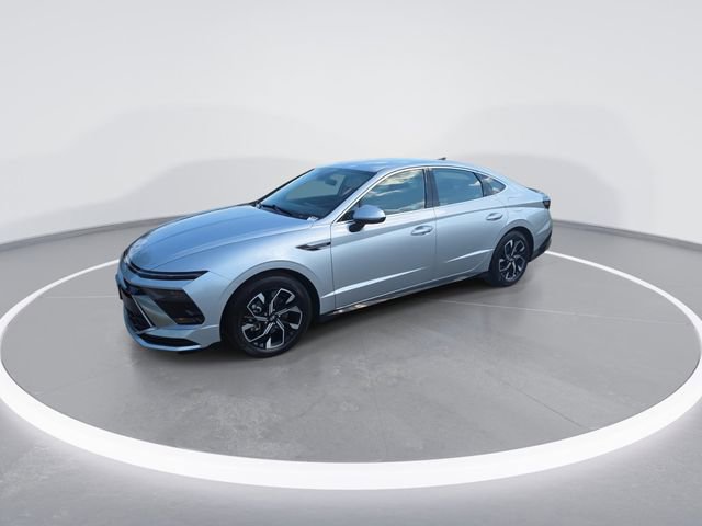 Used 2025 Hyundai Sonata SEL FWD image 4