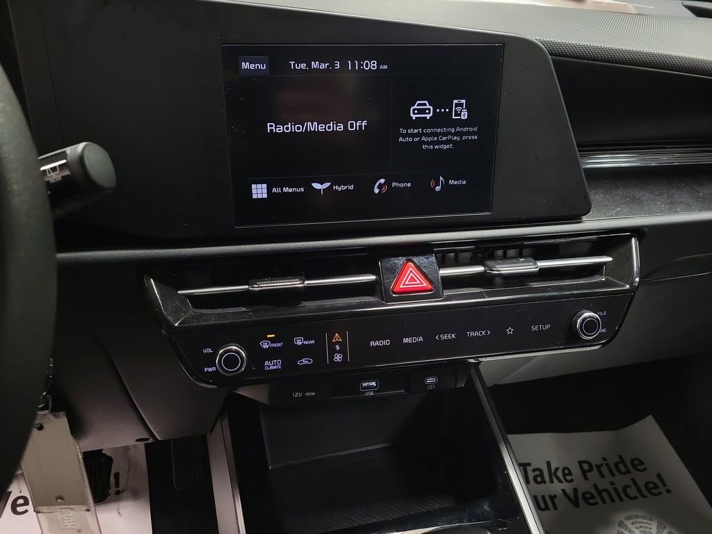 Used 2024 Kia Niro LX image 14