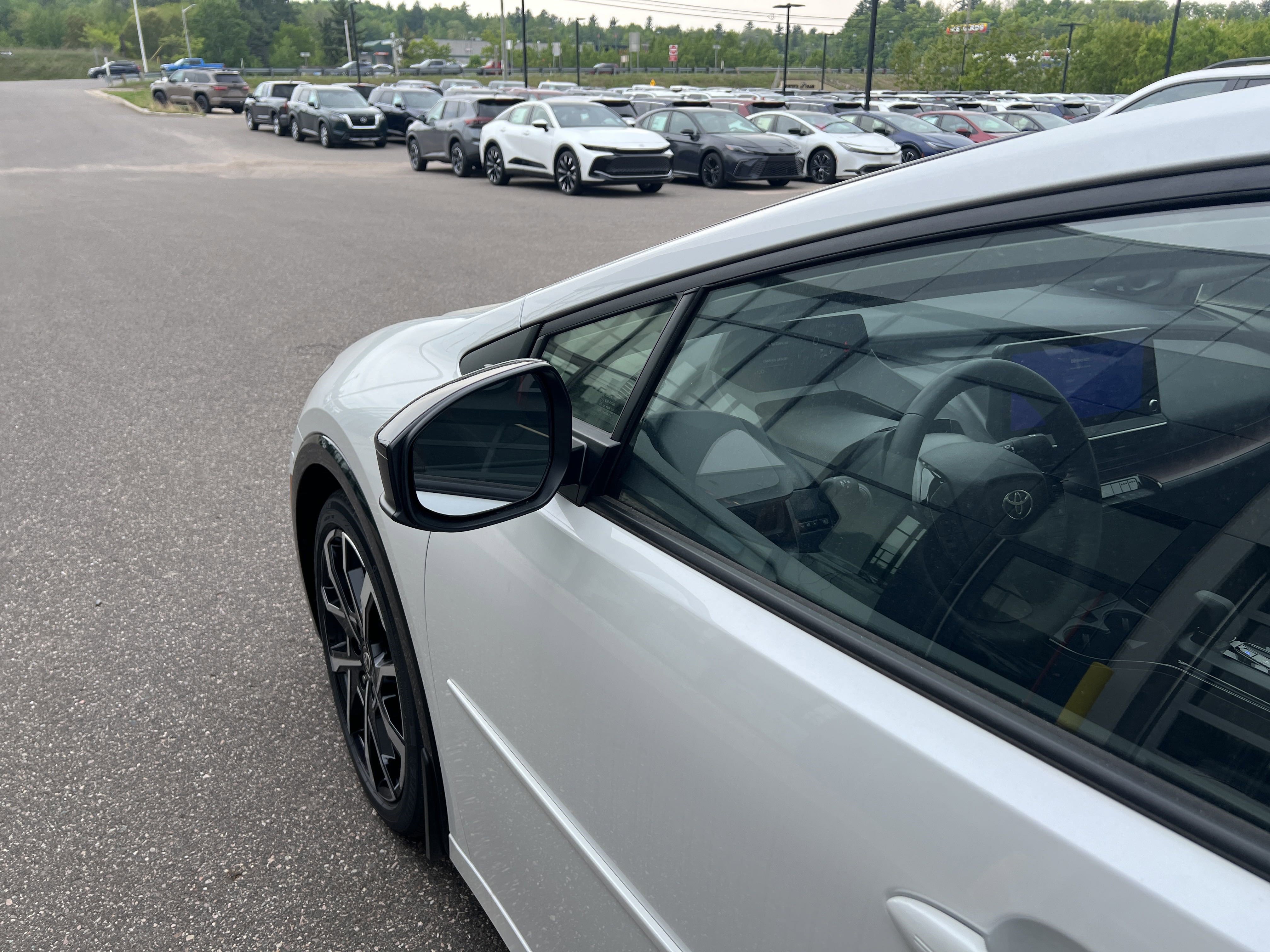 Used 2024 Toyota Prius Prime Premium w/ Advanced Technology Package image 5