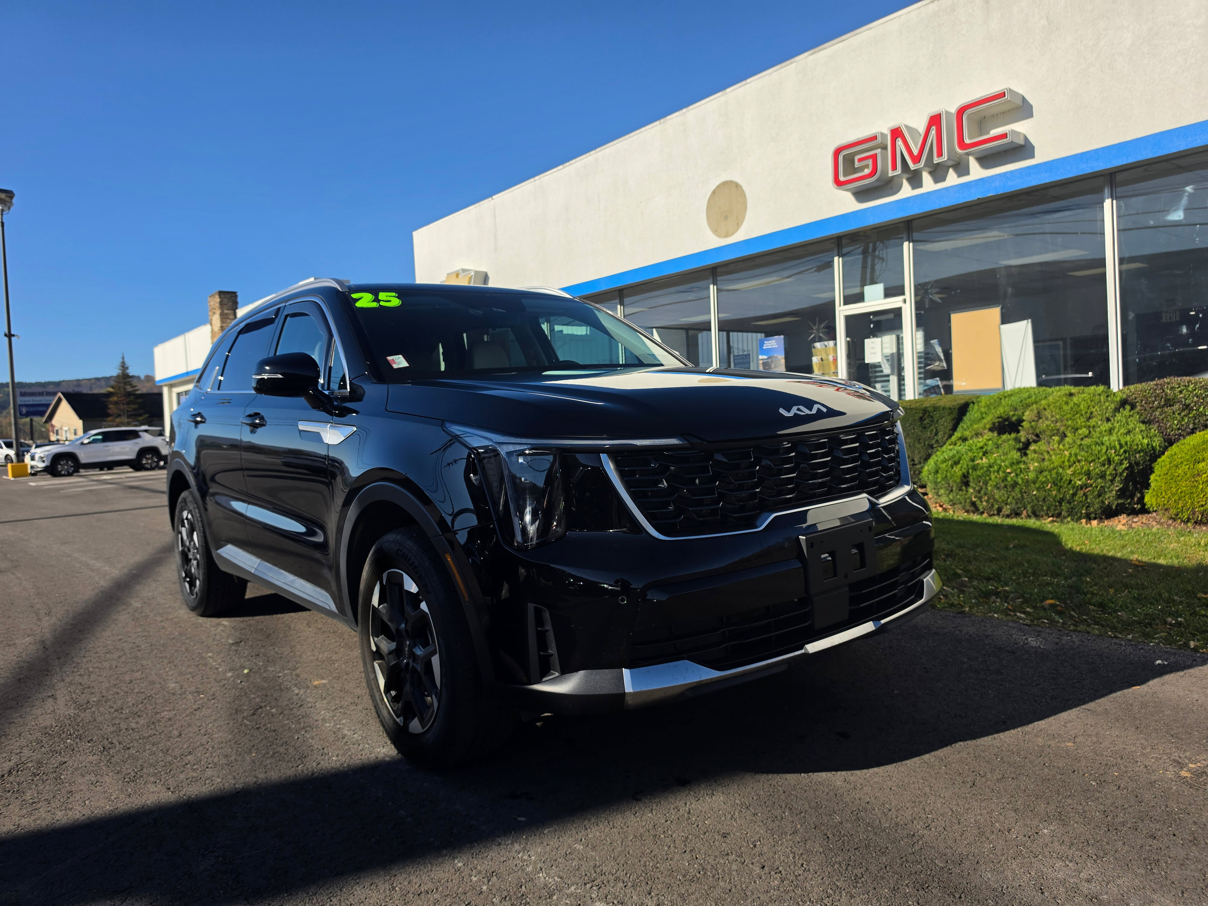 Used 2025 Kia Sorento S