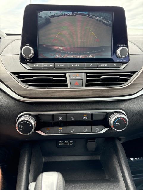 Used 2025 Nissan Altima 2.5 SV FWD image 10