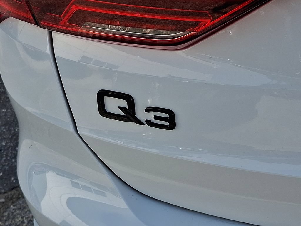 Certified 2025 Audi Q3 2.0T Premium Plus w/ Premium Plus Package AWD/4WD image 28
