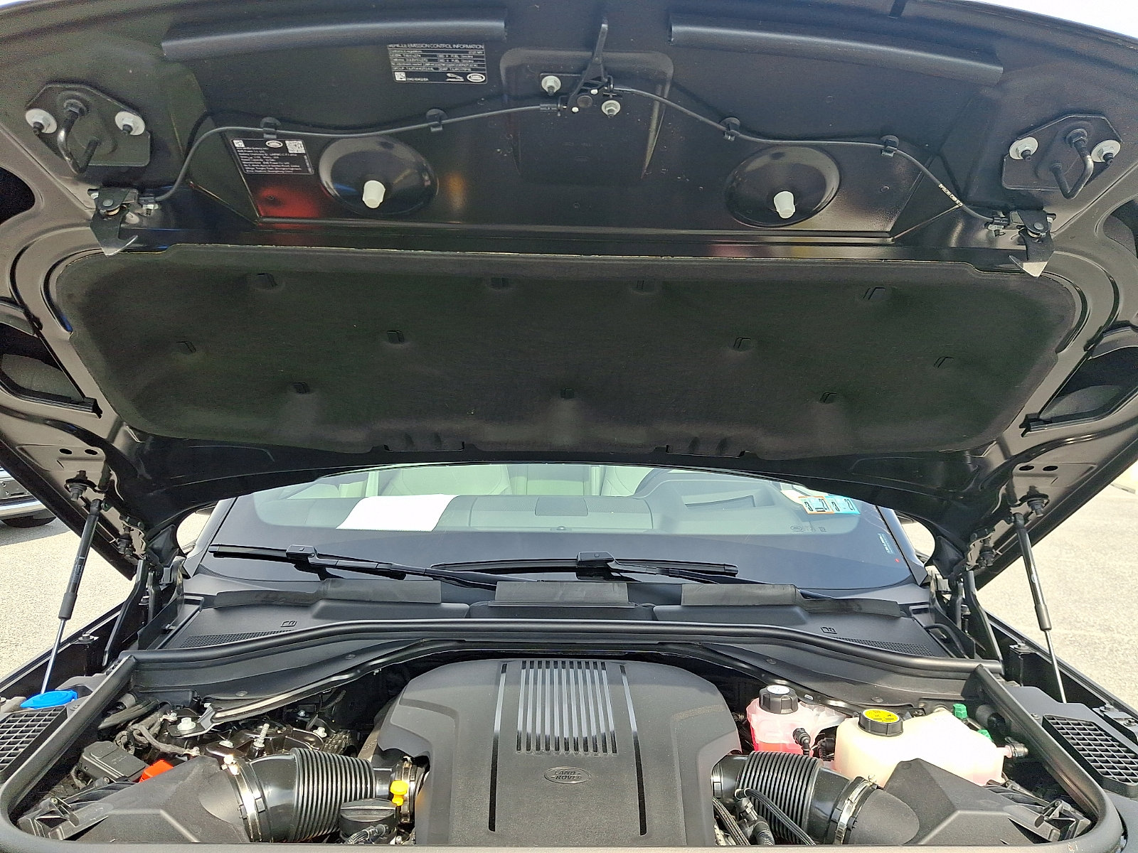 Used 2026 Land Rover Range Rover SE image 27