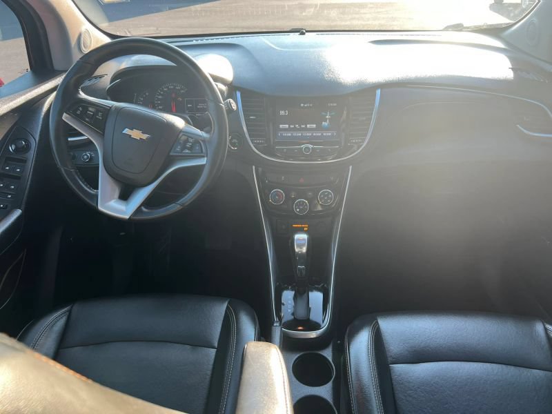 Used 2017 Chevrolet Trax Premier w/ Driver Confidence II Package FWD image 9