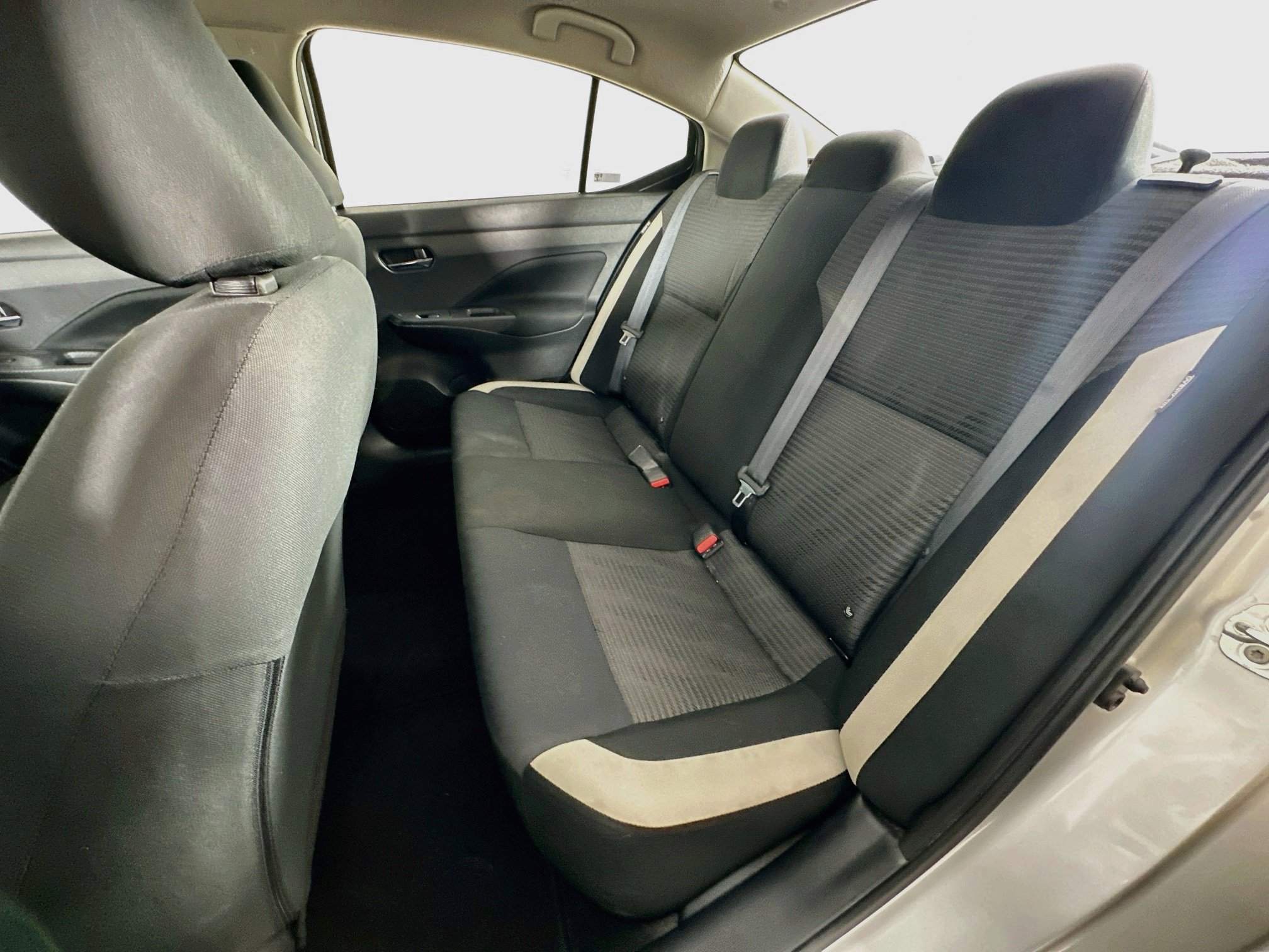 Used 2021 Nissan Versa SV FWD image 25