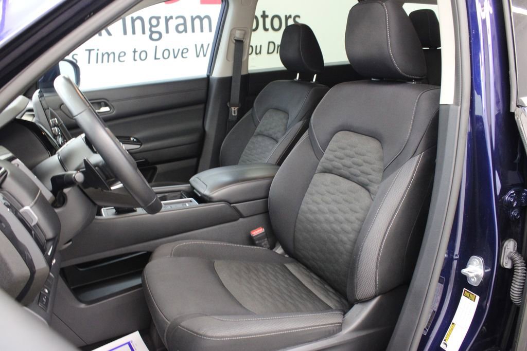 Used 2022 Nissan Pathfinder SV w/ SV Black Package FWD image 14