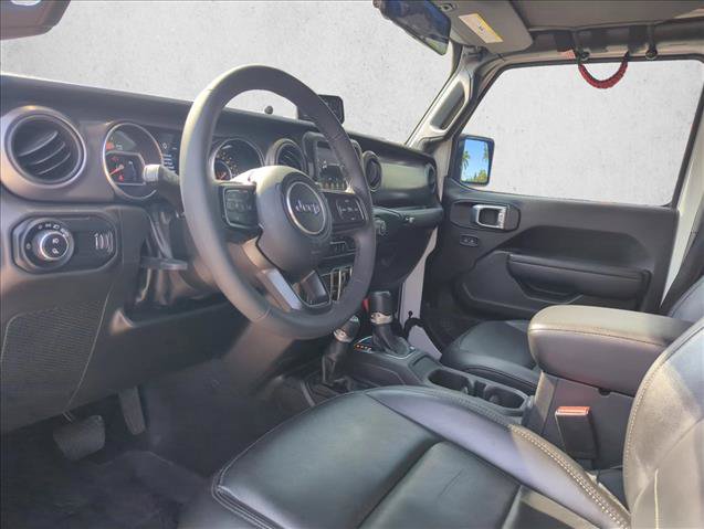 Used 2023 Jeep Gladiator Mojave AWD/4WD image 7