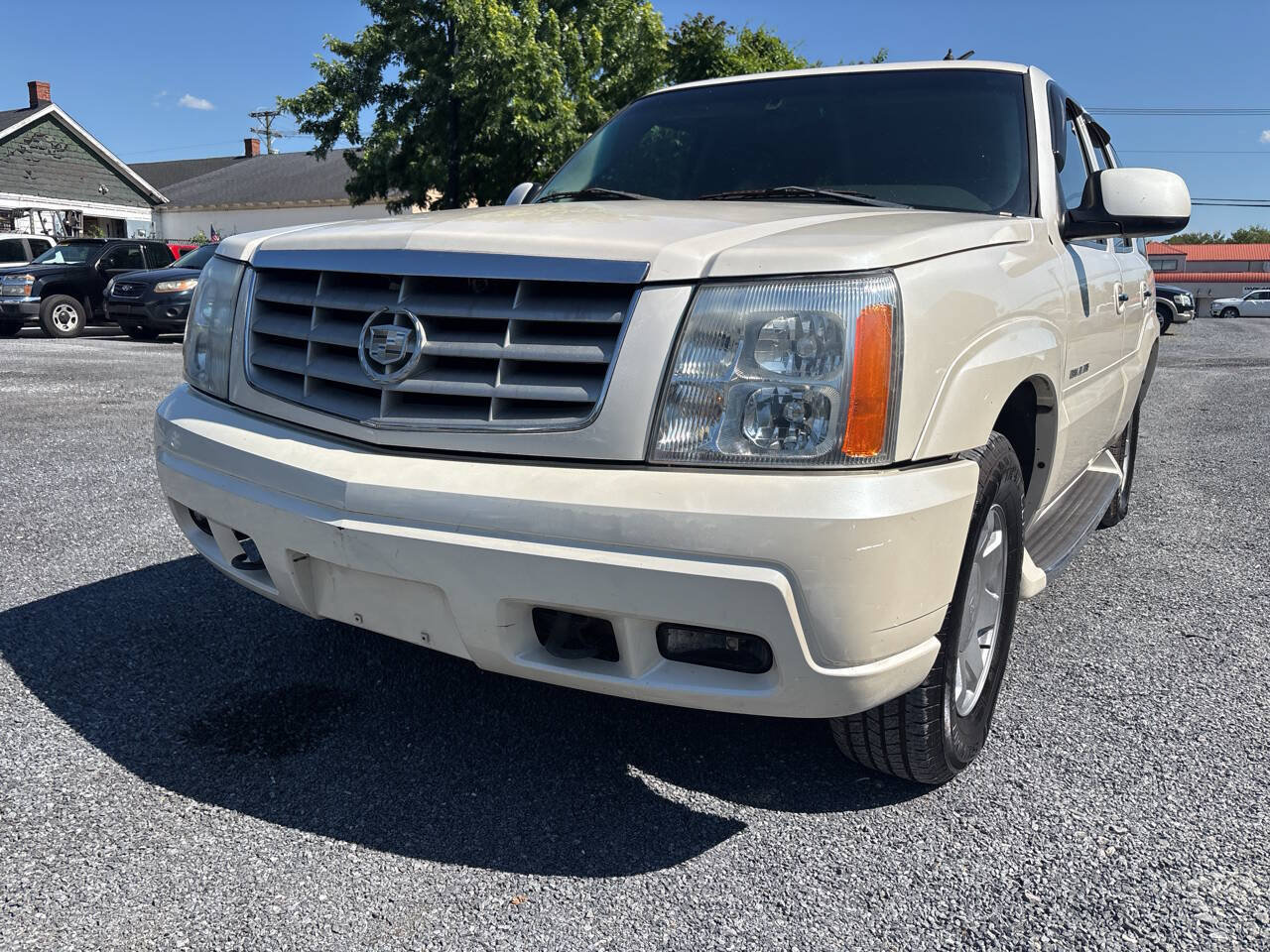 Used 2002 Cadillac Escalade AWD image 10