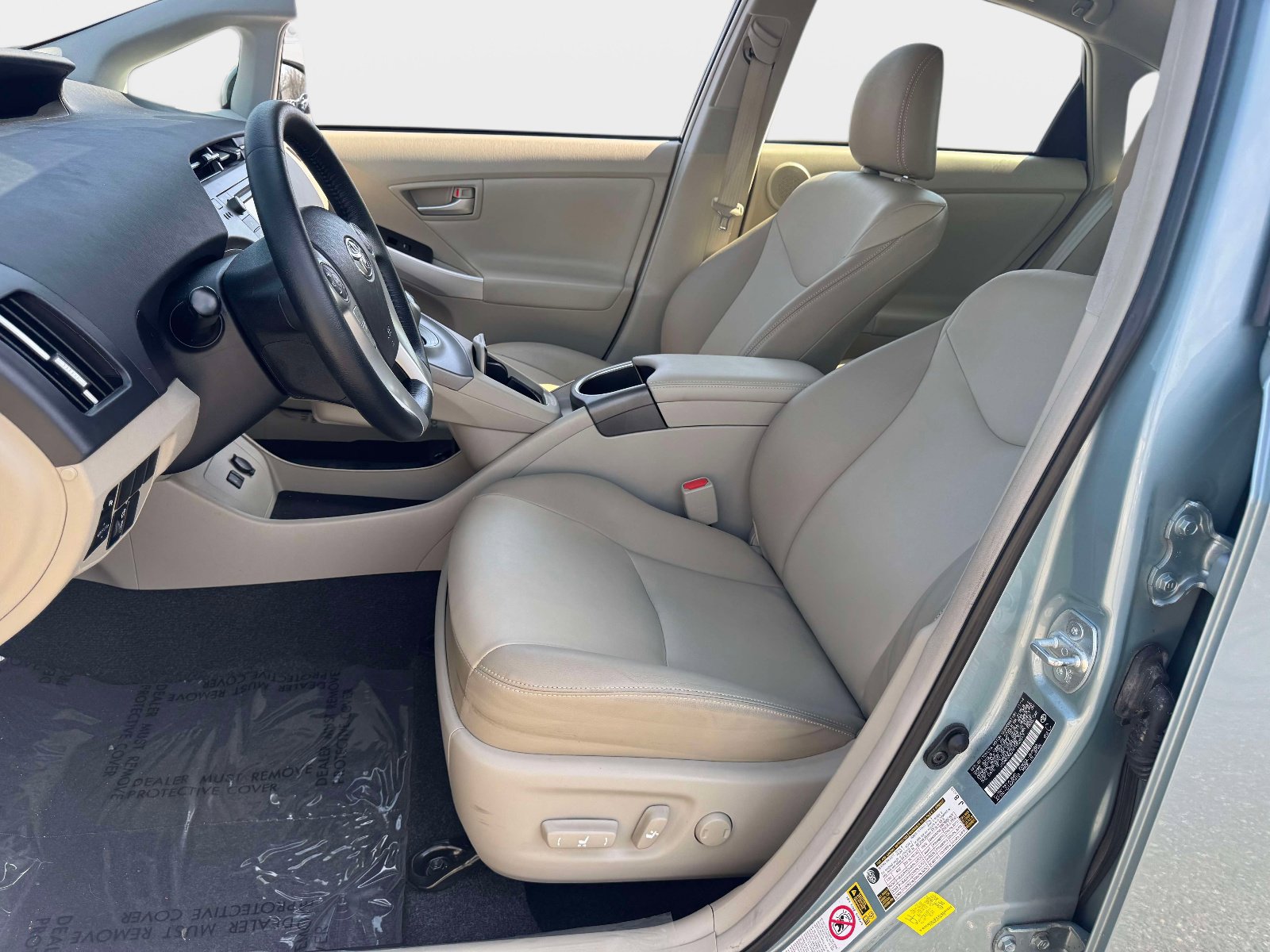 Used 2015 Toyota Prius Four image 11