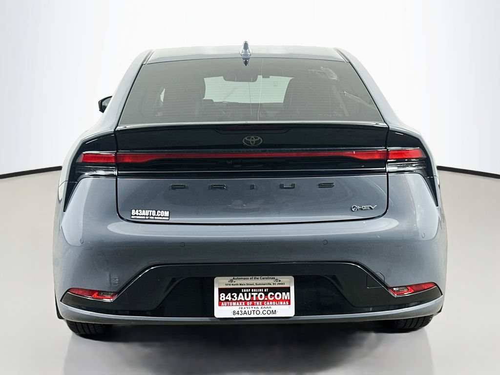 Used 2023 Toyota Prius XLE FWD image 6