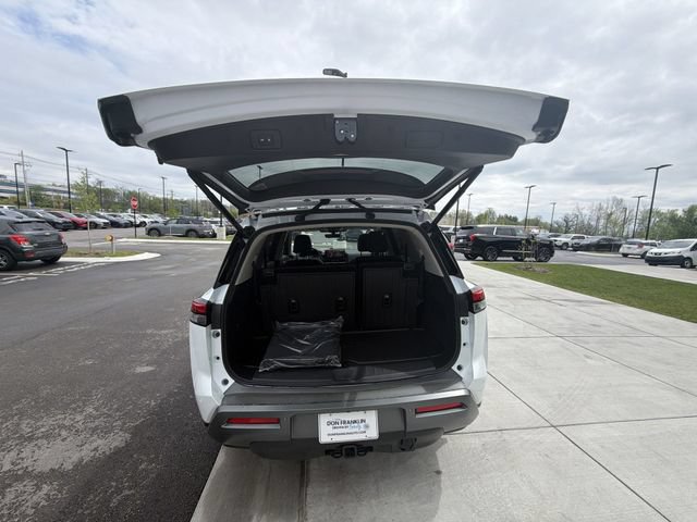 New 2026 Nissan Pathfinder Platinum AWD/4WD image 24