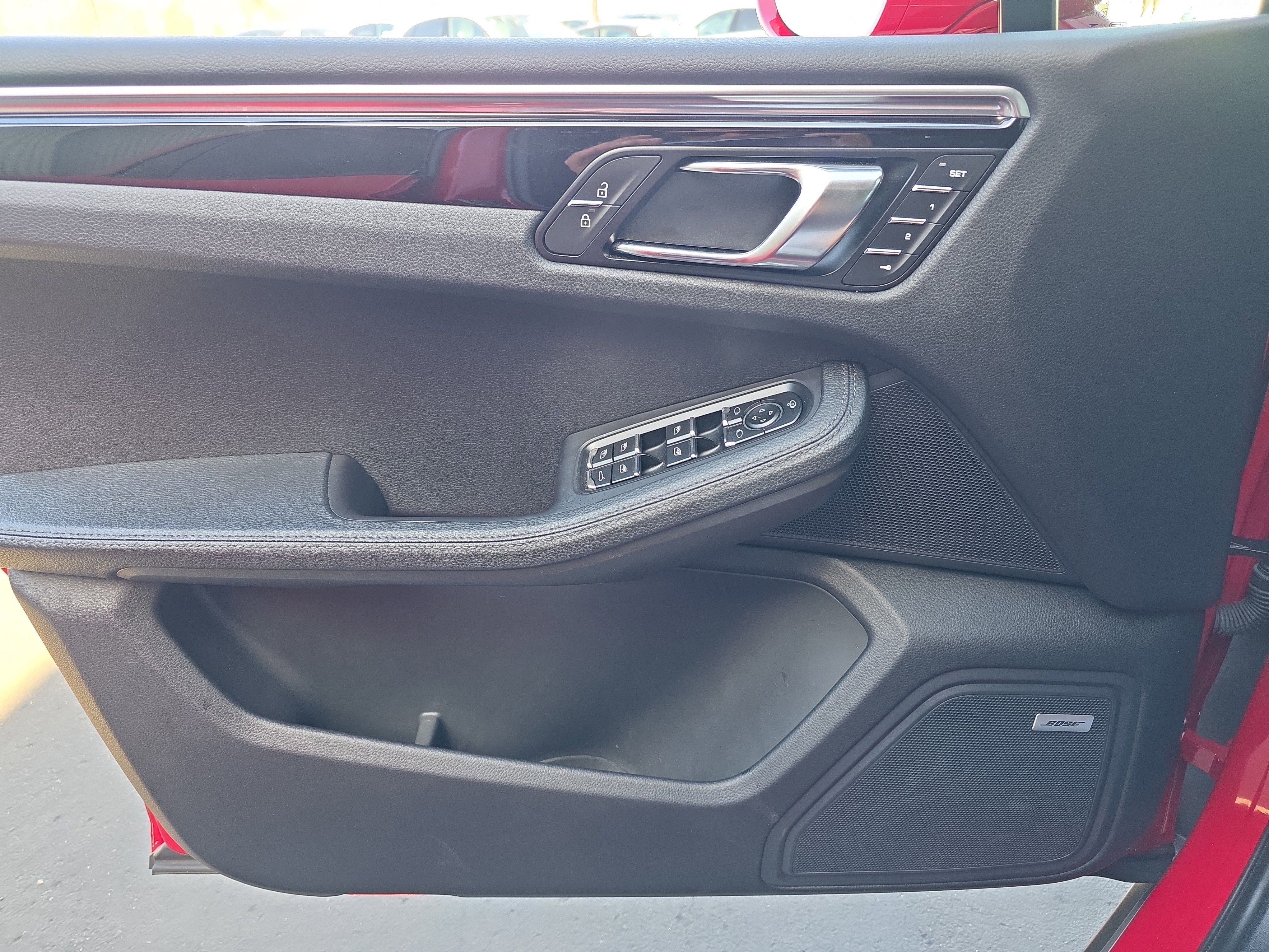 Certified 2024 Porsche Macan image 18