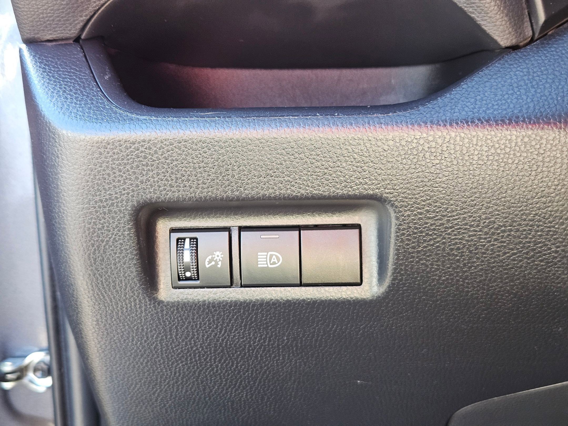 Used 2022 Toyota RAV4 LE w/ Carpet Mat Package (TMS) image 15