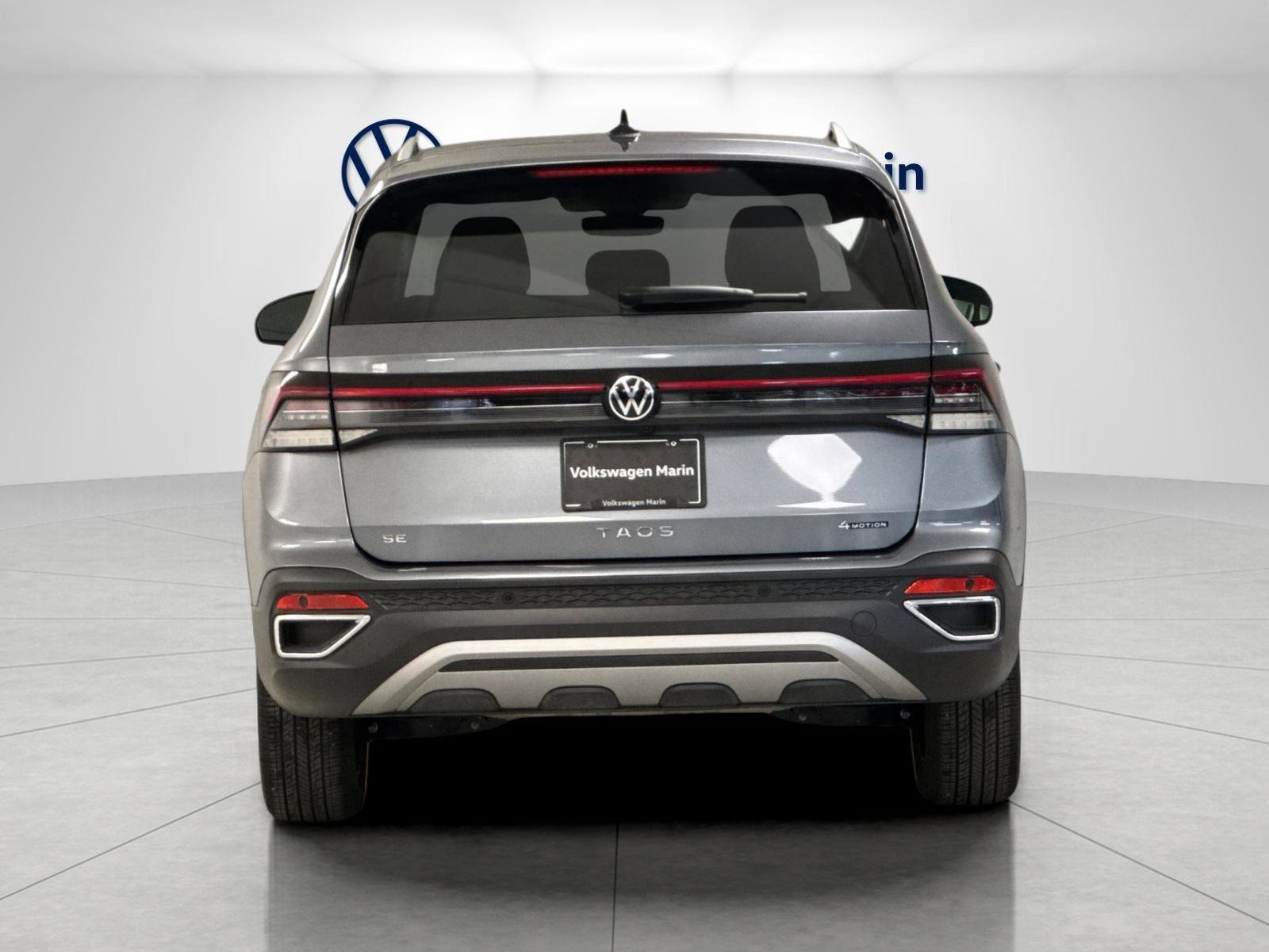 Used 2025 Volkswagen Taos SE w/ Panoramic Sunroof Package AWD/4WD image 4