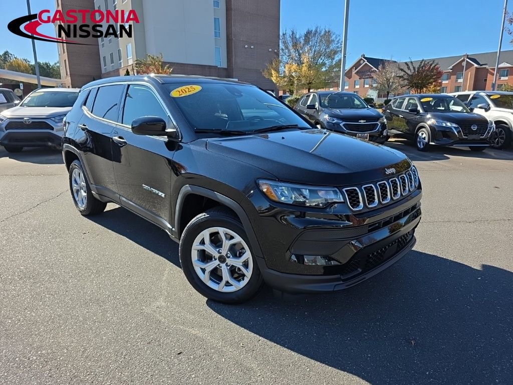Used 2025 Jeep Compass Sport video 2