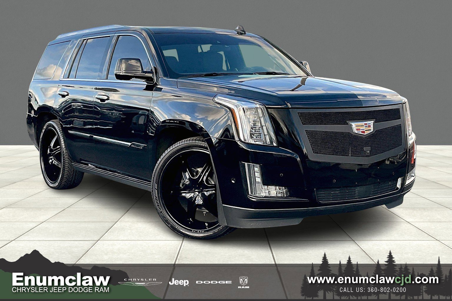 Used 2017 Cadillac Escalade Platinum image 1