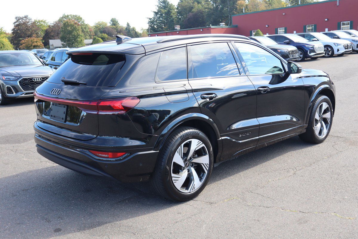Used 2025 Audi Q6 e-tron Premium Plus image 5