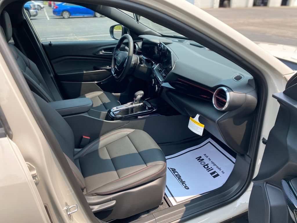 New 2026 Chevrolet Trax RS w/ Sunroof Package FWD image 12