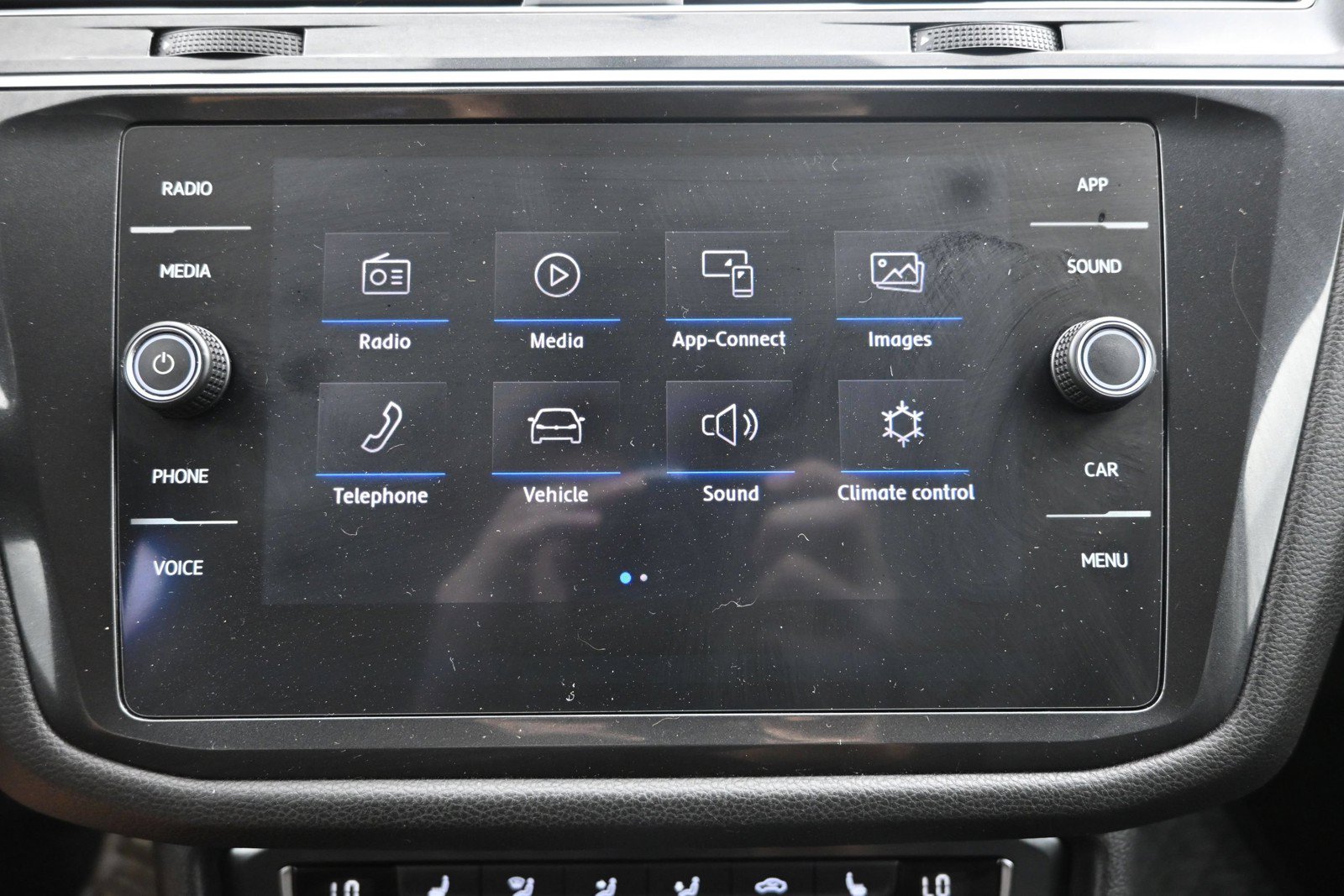 Used 2019 Volkswagen Tiguan SE w/ Panoramic Sunroof Package AWD/4WD image 15