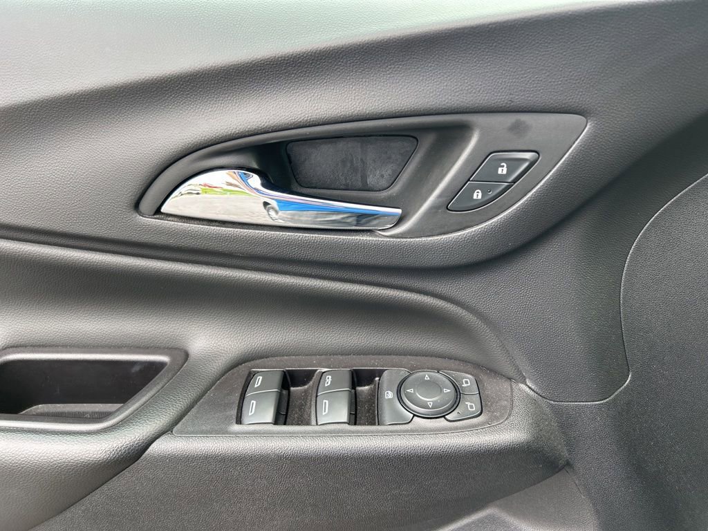 Used 2019 Chevrolet Equinox LT FWD image 17