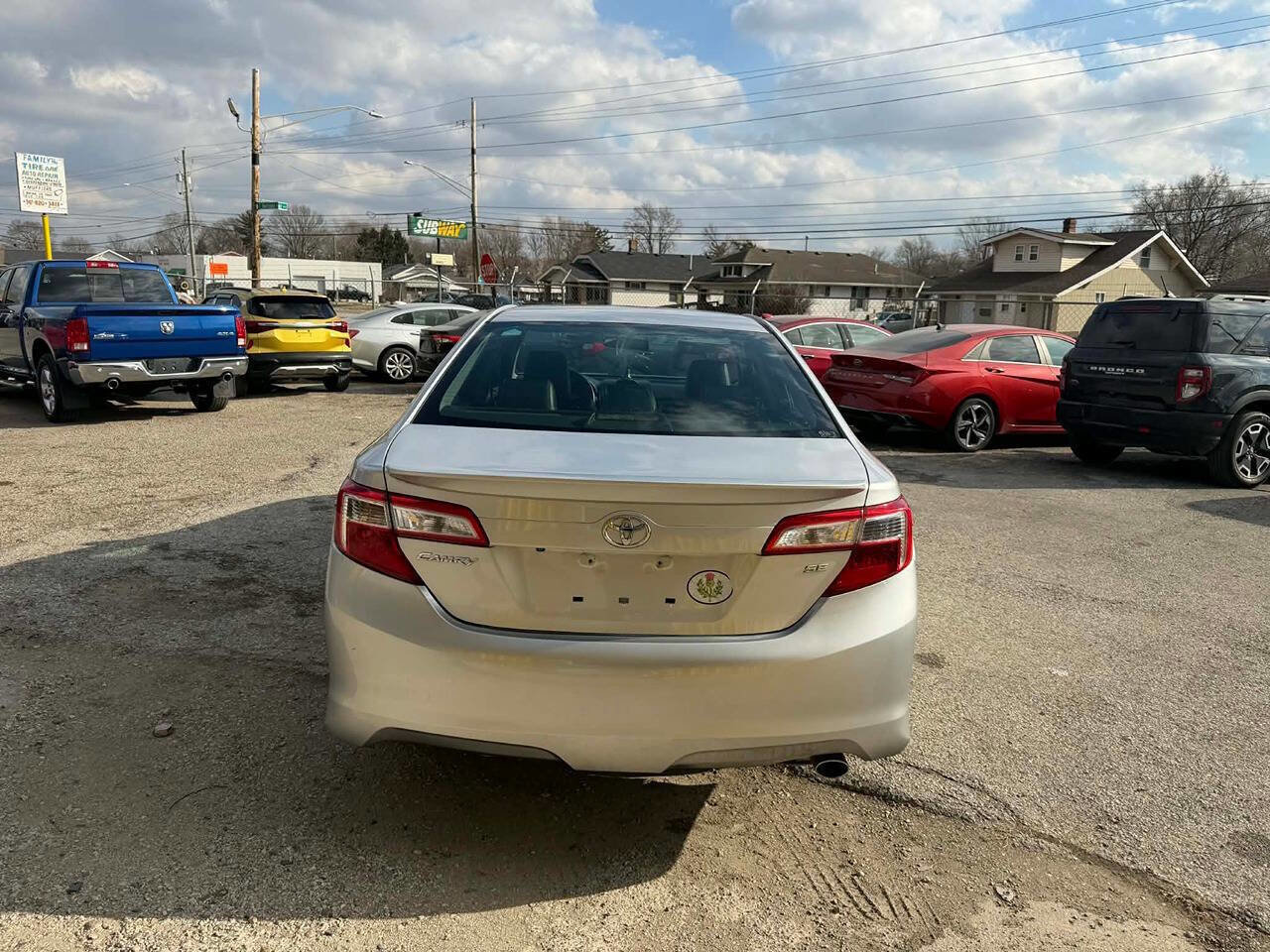 Used 2014 Toyota Camry SE image 5