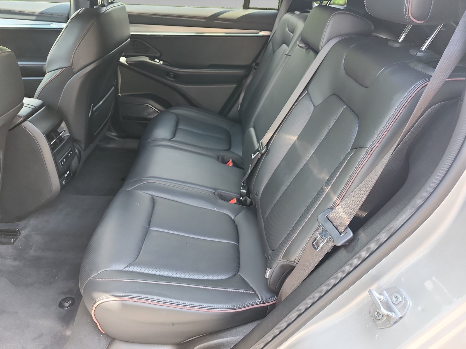 Used 2024 Jeep Wagoneer Launch Edition AWD/4WD image 15