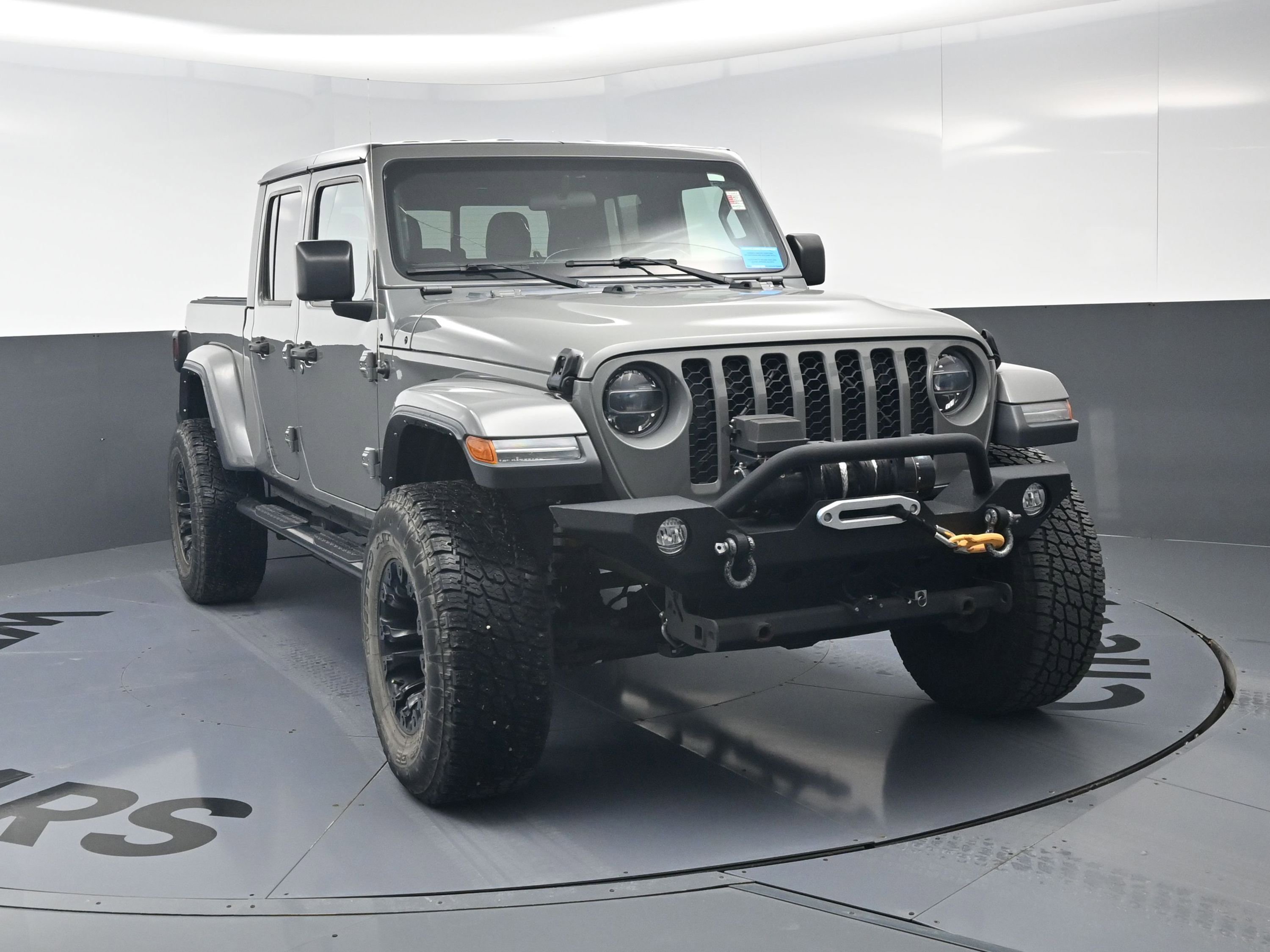 Used 2022 Jeep Gladiator Sport image 3