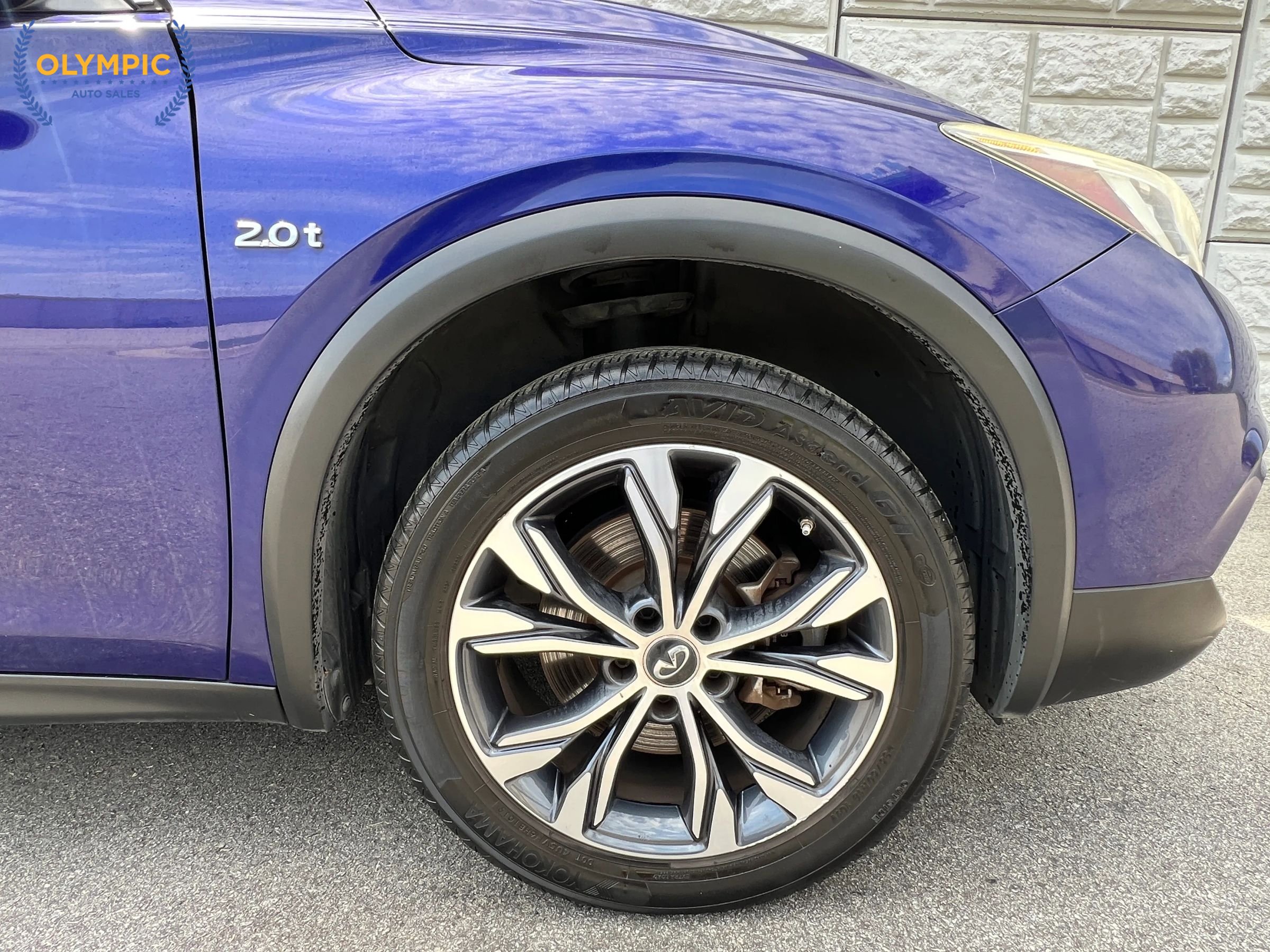 Used 2018 INFINITI QX30 Premium w/ Cargo Package AWD/4WD image 11