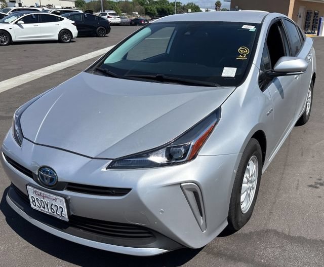Used 2020 Toyota Prius LE w/ Carpet Mat Package FWD image 2