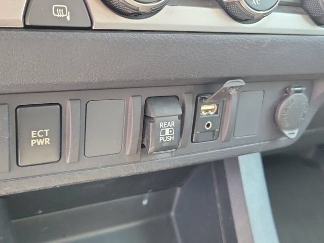 Used 2019 Toyota Tacoma SR5 RWD image 32
