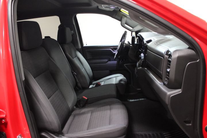 Used 2022 Chevrolet Silverado 1500 LT AWD/4WD image 23