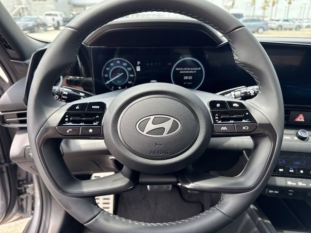 New 2025 Hyundai Elantra SEL image 14