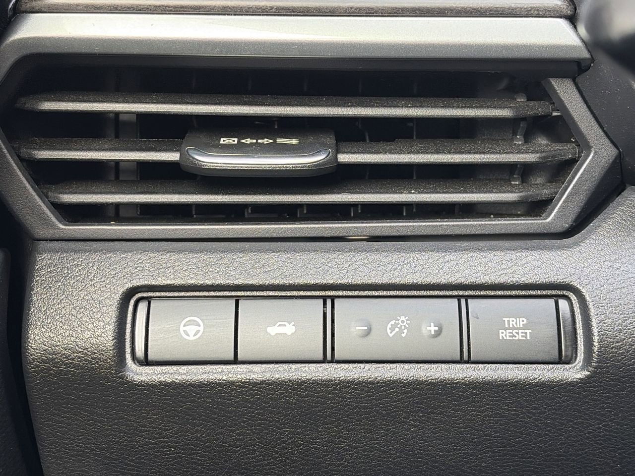 Used 2024 Nissan Altima 2.5 SV w/ SV Premium Package image 23