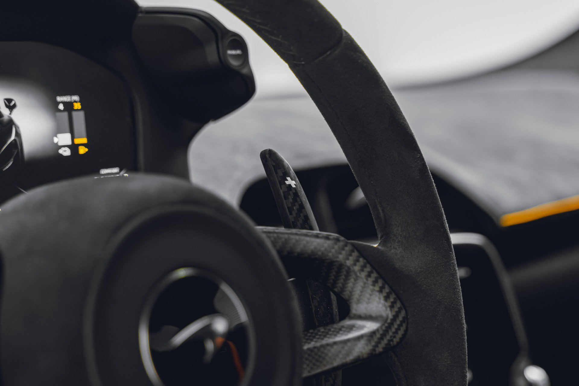 Used 2023 McLaren Artura RWD image 41