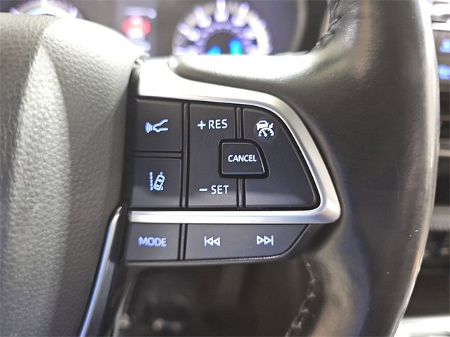 Used 2020 Toyota Highlander LE image 19