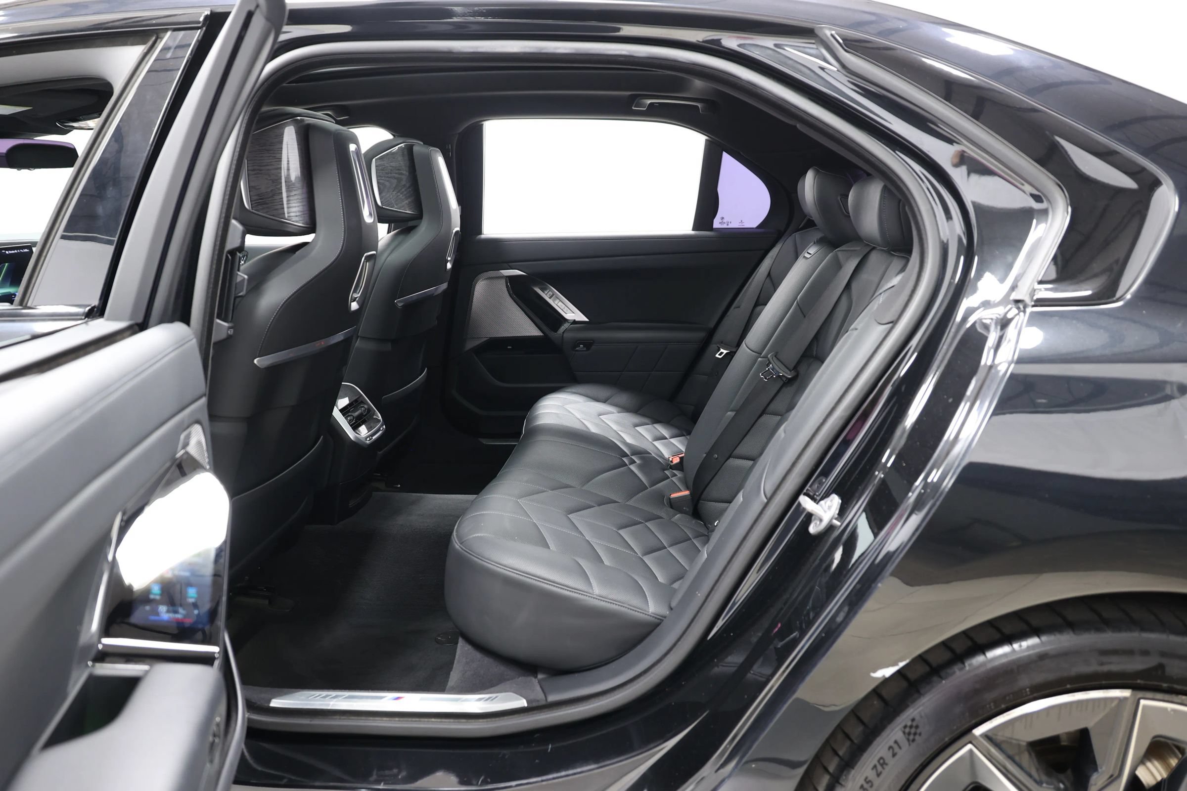 Used 2023 BMW 740i RWD image 59