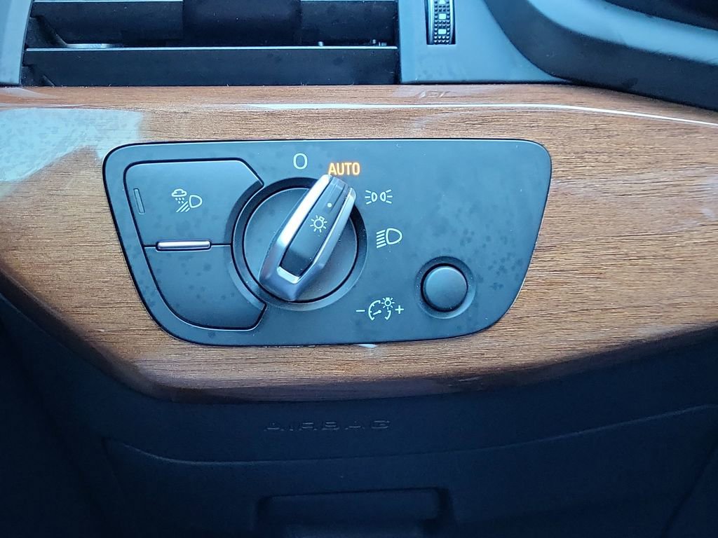 Used 2022 Audi A4 2.0T Premium image 29