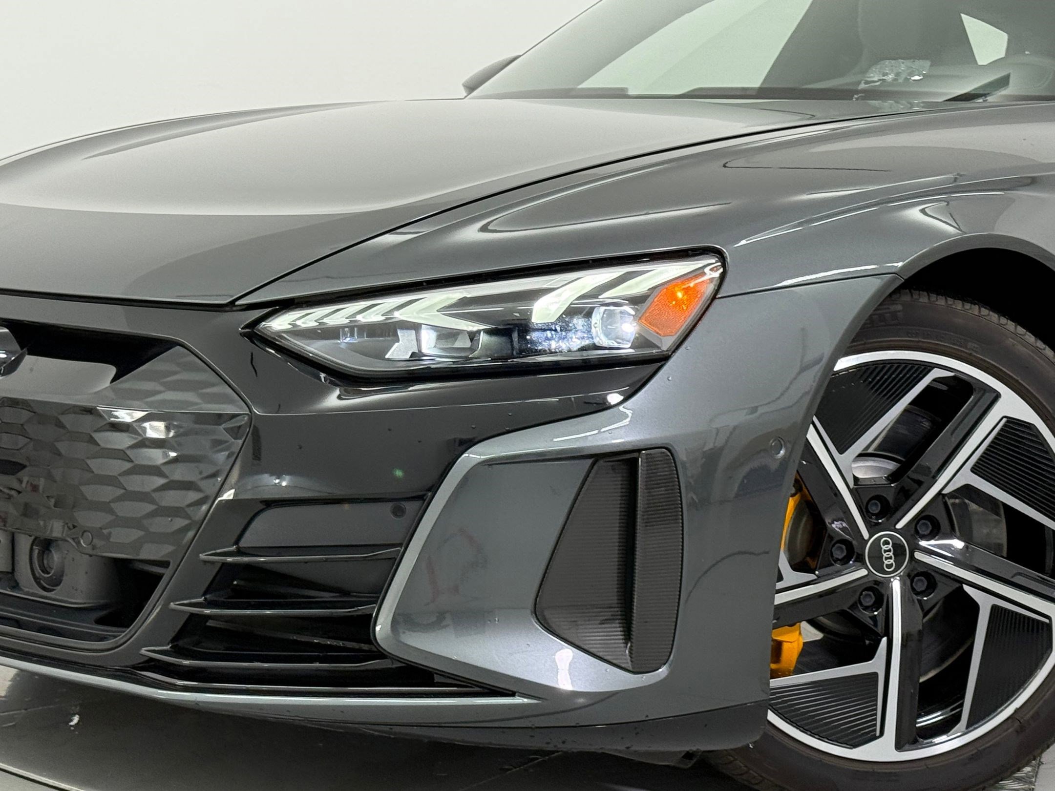 Used 2022 Audi RS e-tron GT image 11