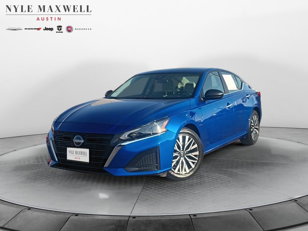 Used 2025 Nissan Altima 2.5 SV