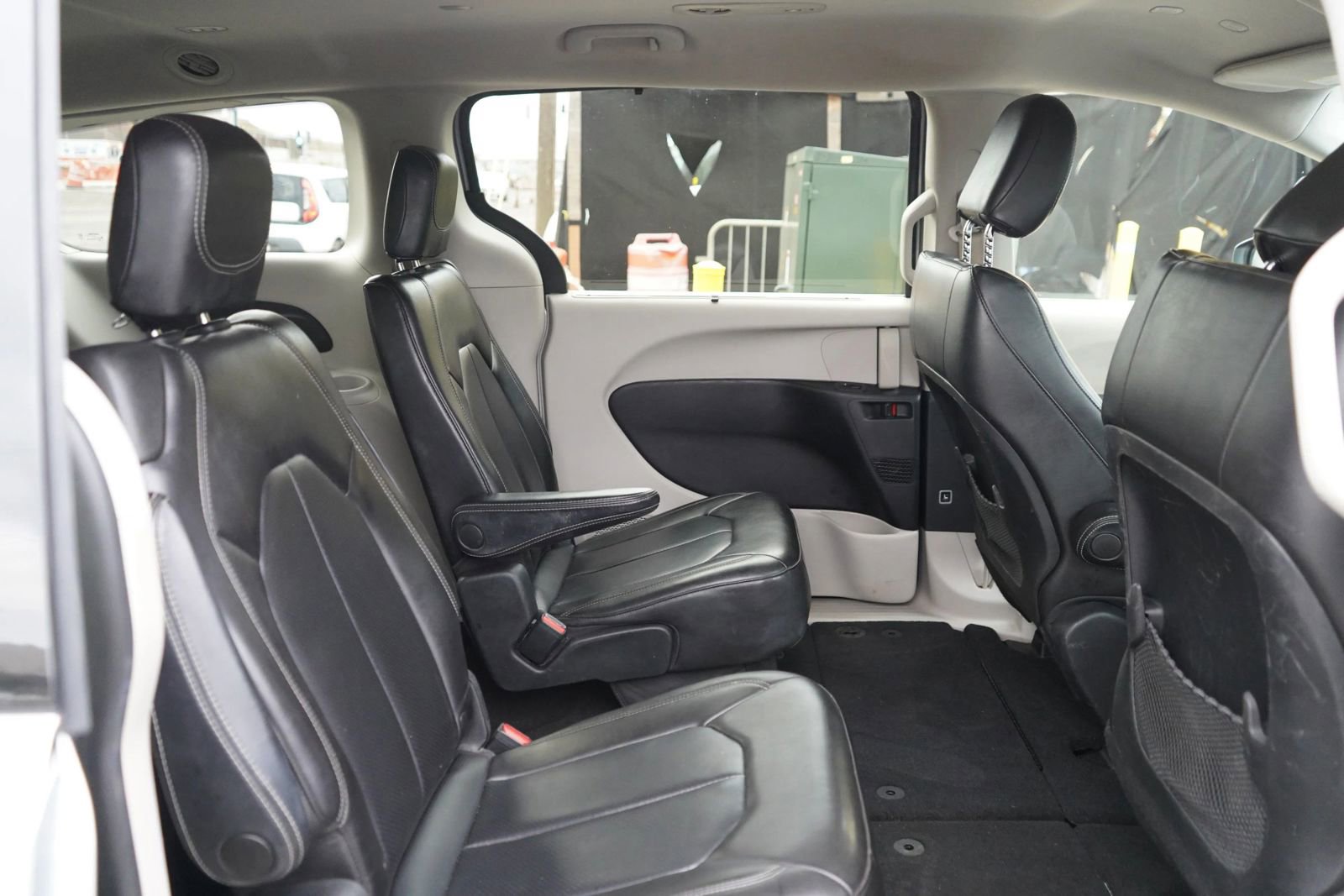 Used 2021 Chrysler Voyager Lxi image 18