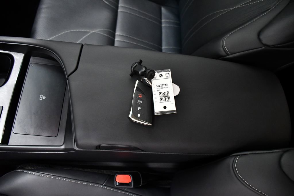 Used 2023 Lexus ES 300h w/ Accessory Package (Z1) image 23
