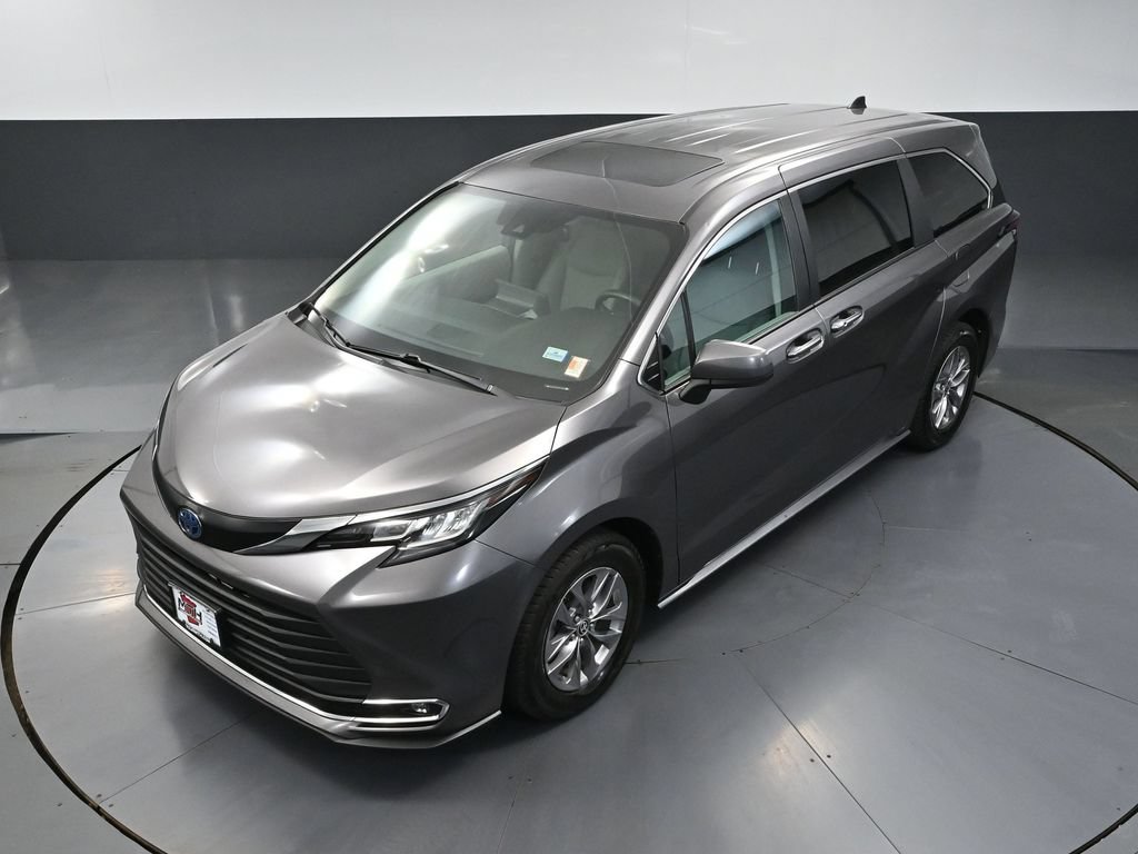 Used 2022 Toyota Sienna XLE AWD/4WD image 46