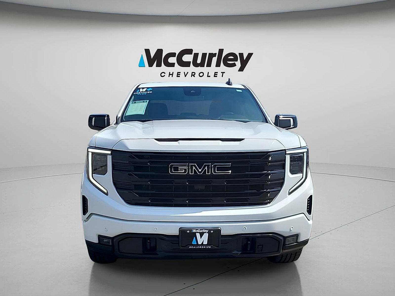 Used 2024 GMC Sierra 1500 Elevation w/ Elevation Premium Package AWD/4WD image 2