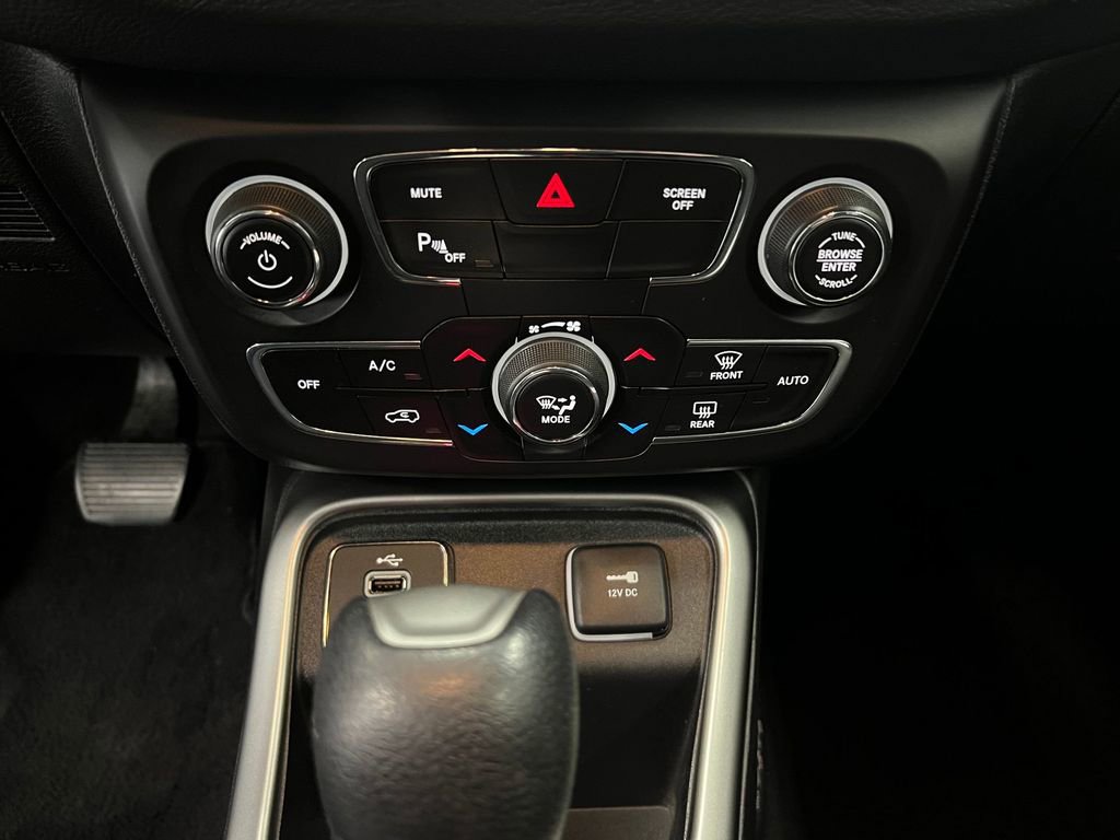 Used 2018 Jeep Compass Sport w/ Tech Group image 16