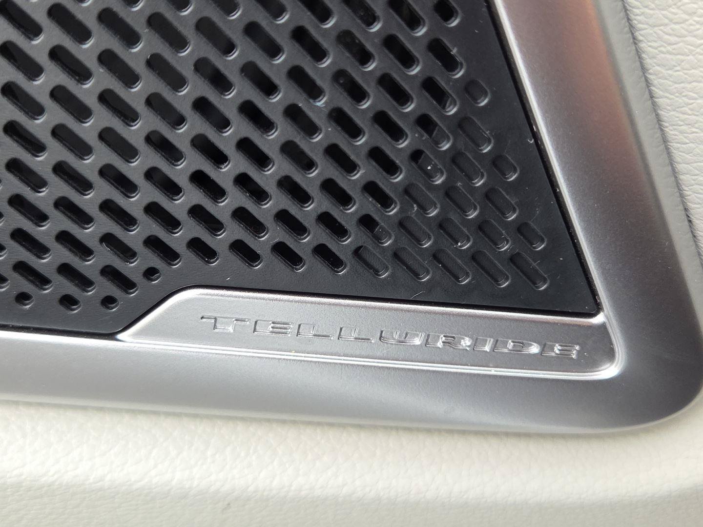 Used 2025 Kia Telluride S FWD image 11