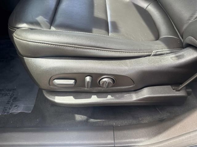 Used 2023 Chevrolet Traverse LT image 23