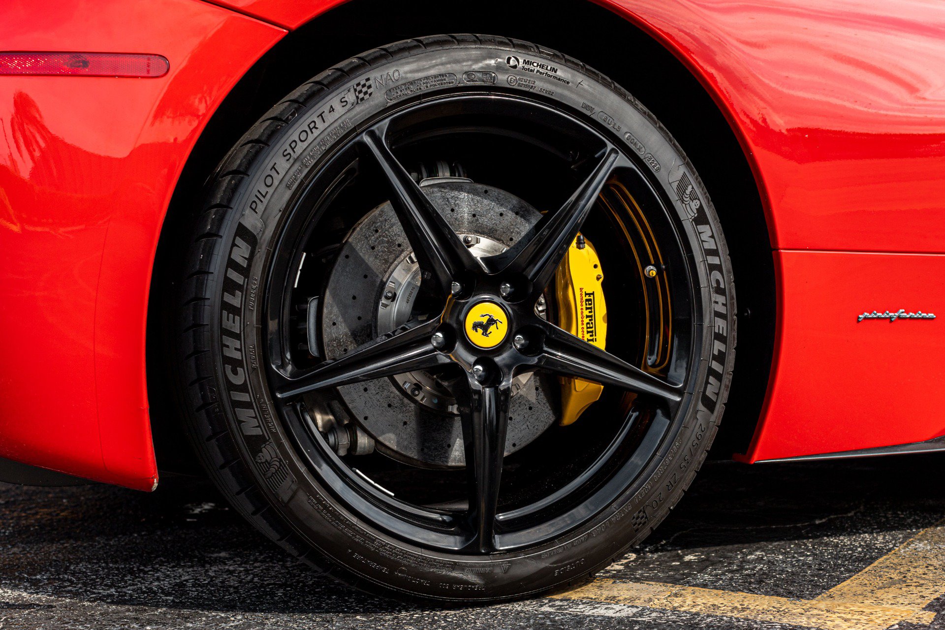 Used 2013 Ferrari 458 Spider RWD image 32