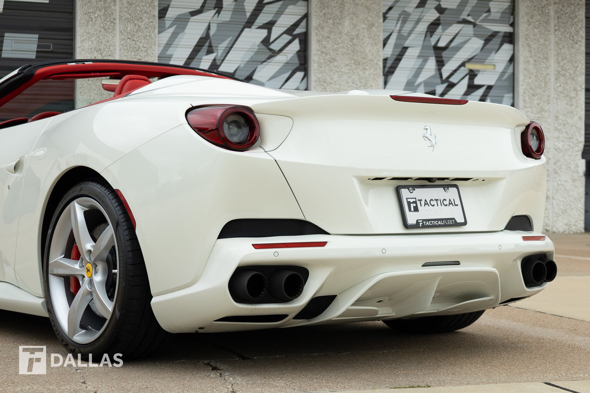 Used 2019 Ferrari Portofino RWD image 12
