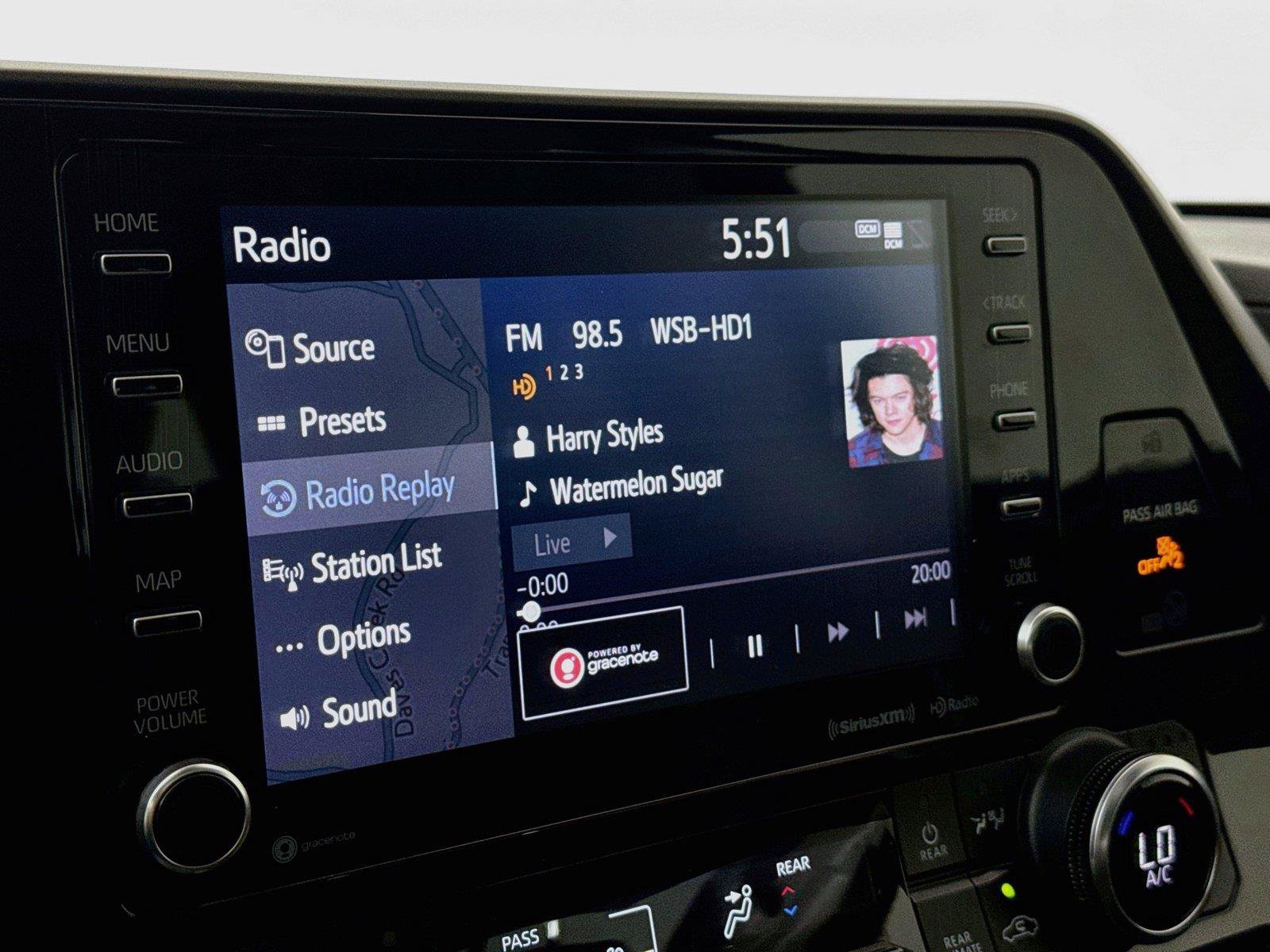 Used 2022 Toyota Highlander XLE FWD image 25