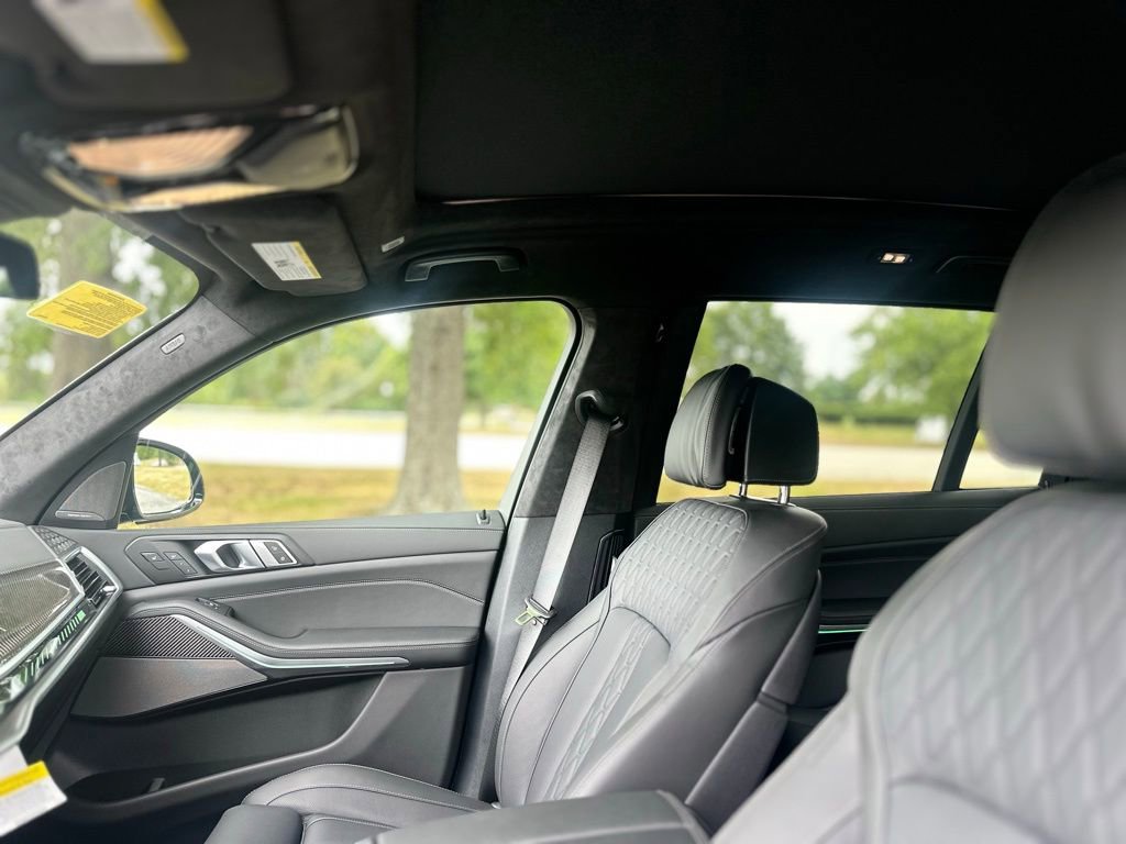 New 2026 BMW X7 M60i image 15